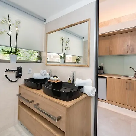 Lilium Luxury 3* Agia Marina