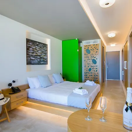 Hotel Lilium Luxury Agia Marina